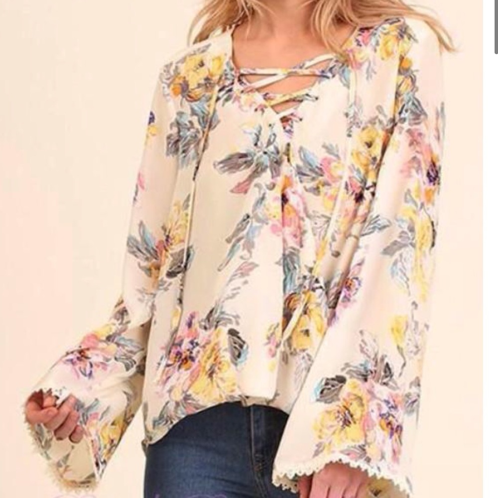UMGEE - Floral Printed Bell-Sleeve Top